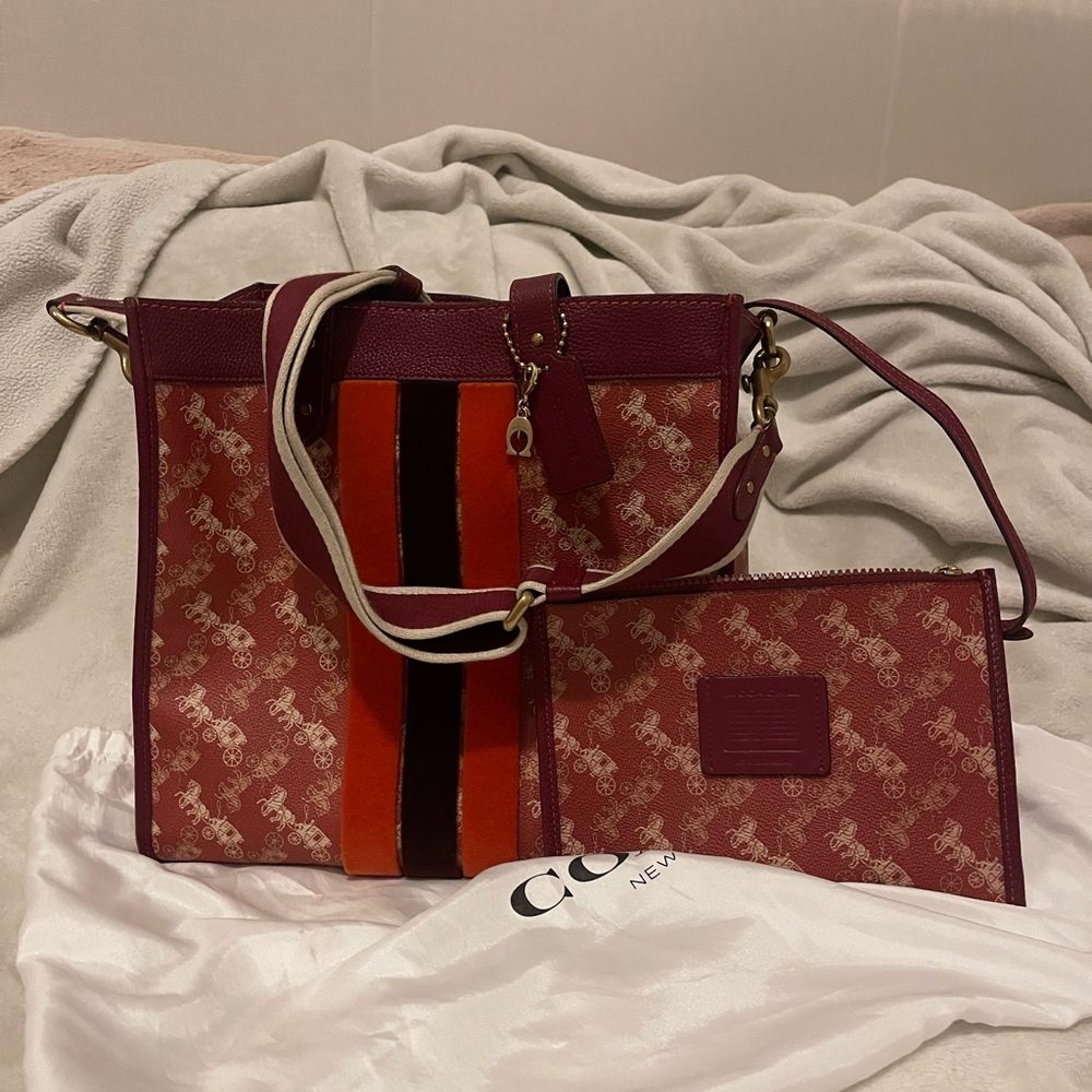 PRE-LOVED COACH Lunar New year field tote with horse and carriage print